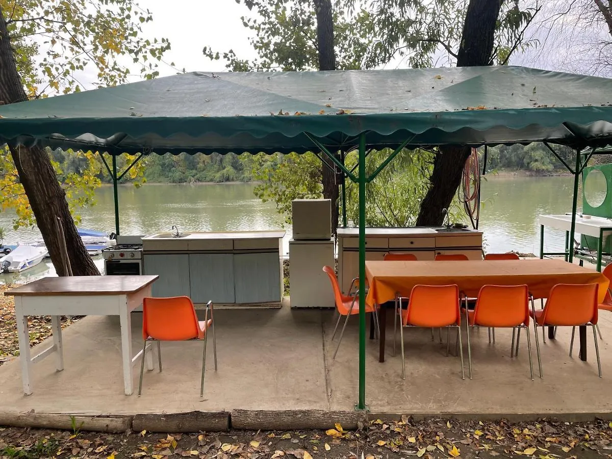 Tisza-Beach Wild Camping4 Szeged Hungria